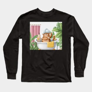 Cute tiger in bath Long Sleeve T-Shirt